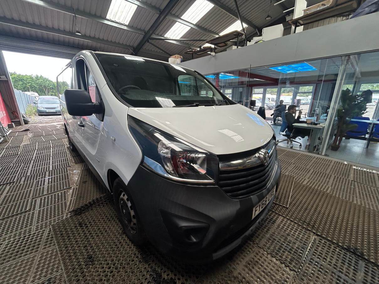 68 Plate Vauxhall Vivaro Bi-T 1.6 starts drives needs minor repair Euro6 Vat Inc