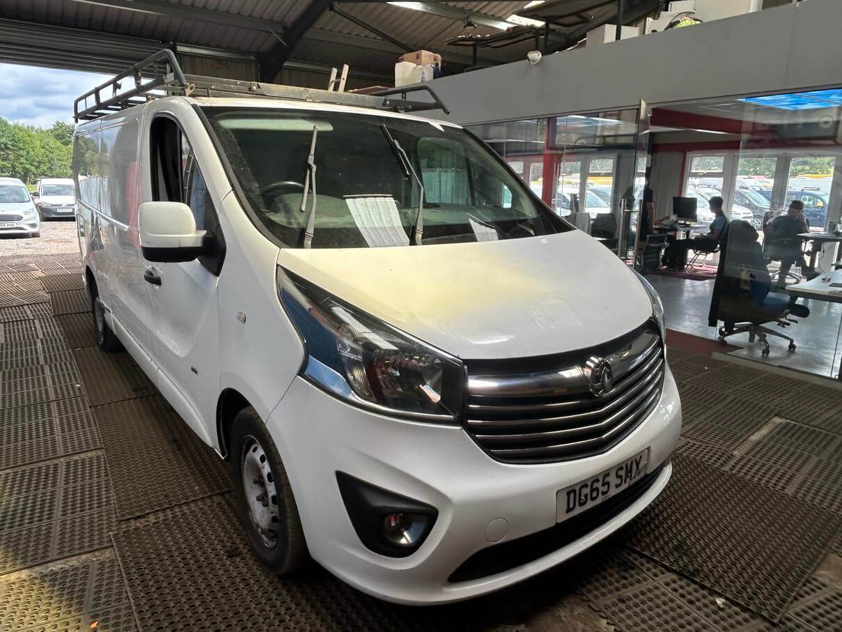 65 Plate Vauxhall Vivaro Trafic Sportive 1.6 Cdti rhino roof ladder rack No Vat