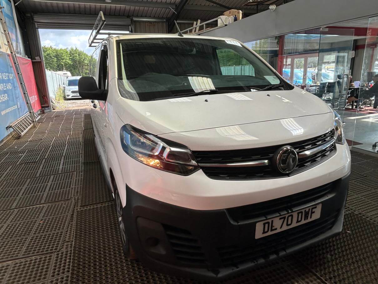 70 Plate Vauxhall Vivaro Trafic lwb Dynamic Full Service history Euro 6 No Vat