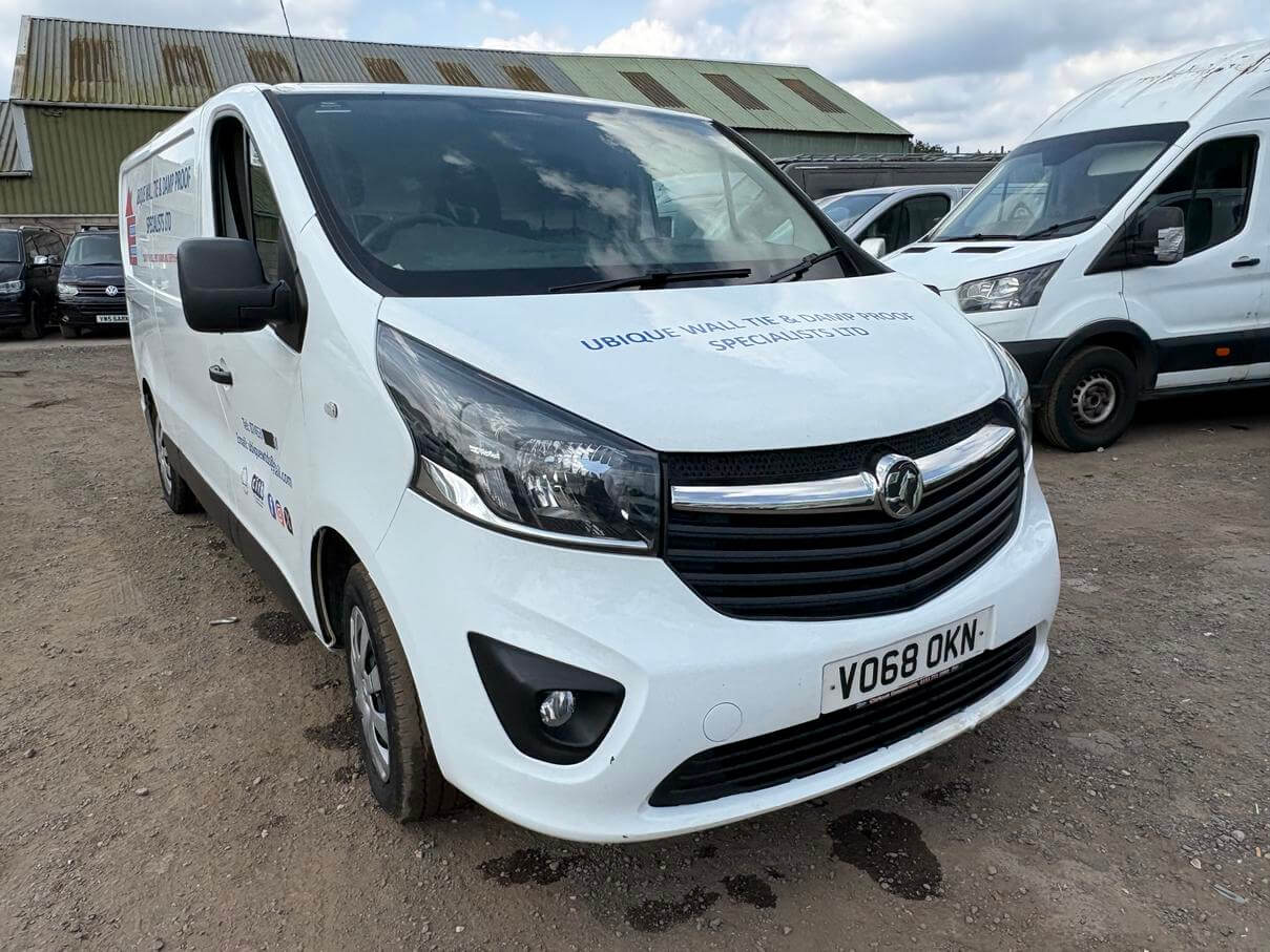 68 Plate Vauxhall Vivaro Trafic Sportive 1.6 engine knocking needs repair No Vat