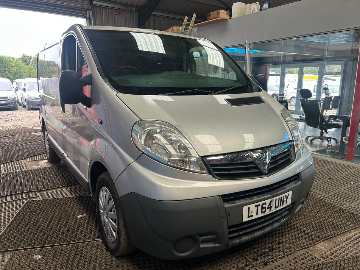 64 Plate Vauxhall Vivaro Trafic Ecoflex 2.0 Cdti silver Swb 116k miles No Vat