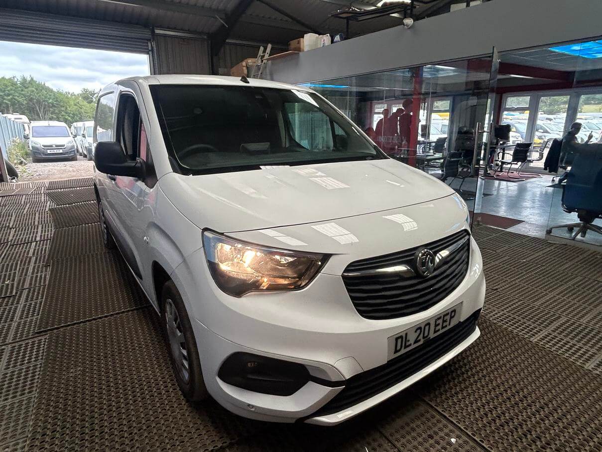 2020 Vauxhall Combo 2000 1.5 Sportive top spec Euro 6 warranty No Vat bargain