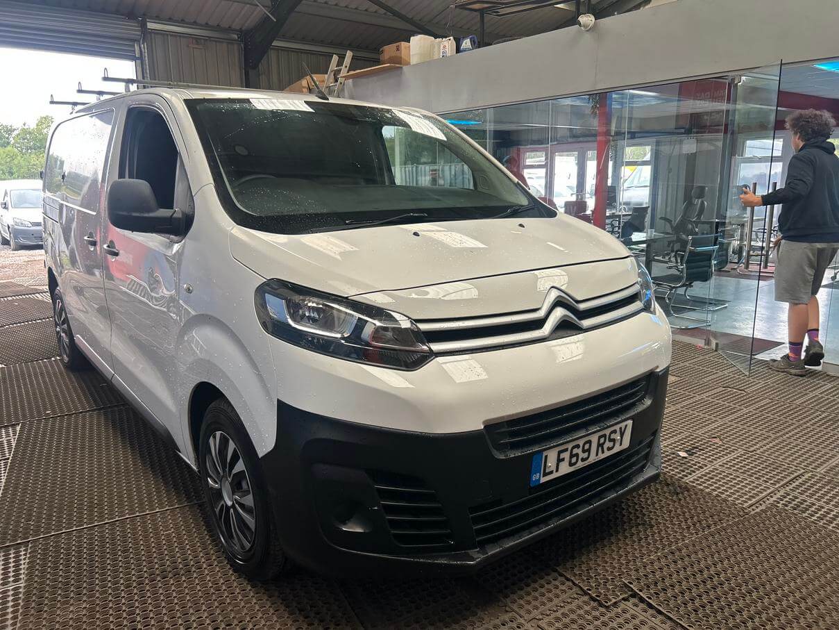 69 Plate Citroen Dispatch Expert Enterprise 2.0
Blue Hdi 99k miles Euro 6 No Vat