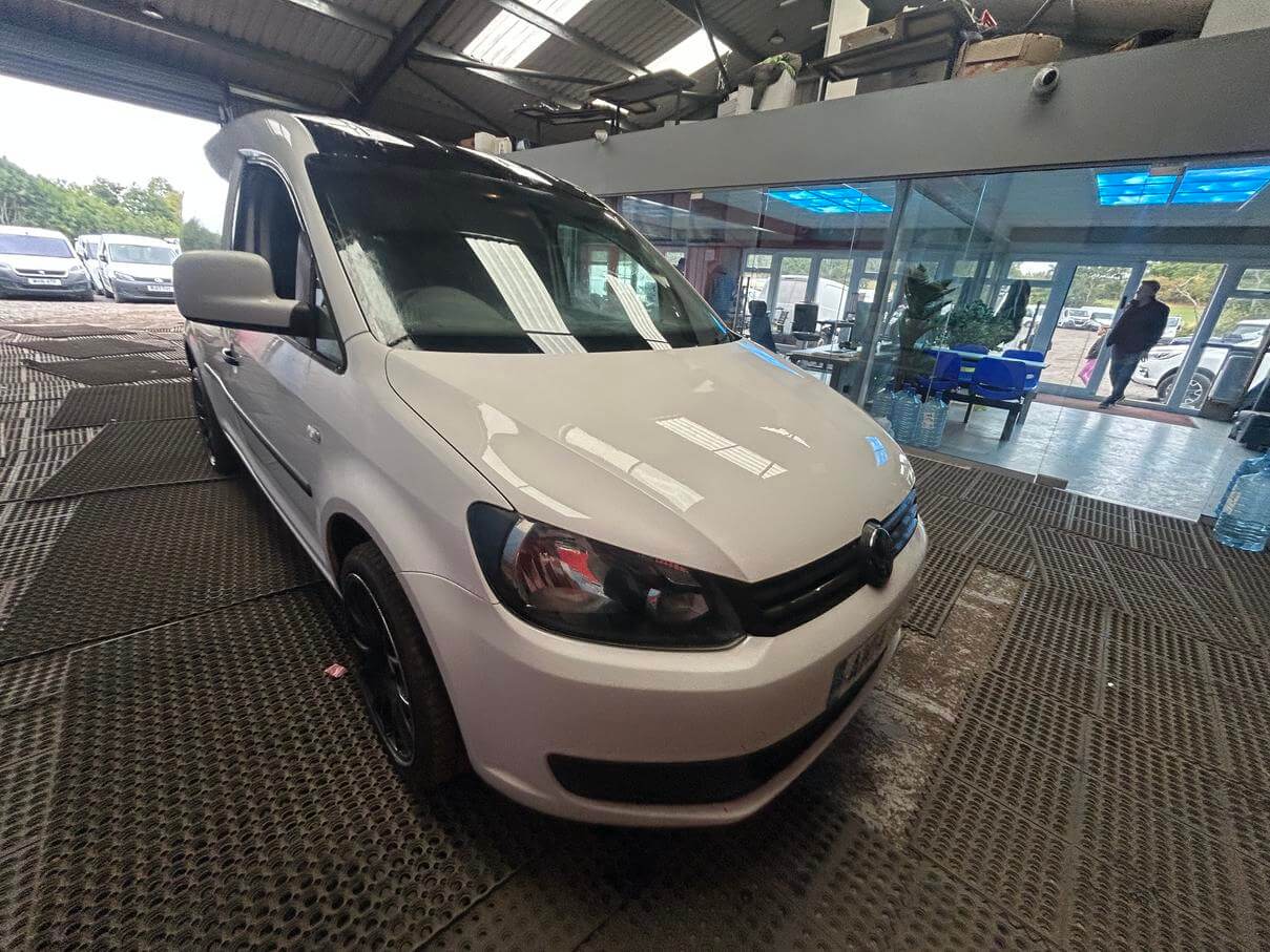 2014 Volkswagen caddy 1.6 tdi 12 months mot 131k colour coded very nice No Vat