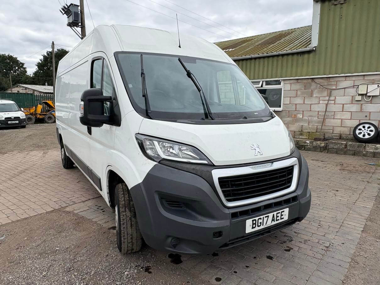 2017 Peugeot Boxer 335 Professional L3H2 Blue 2.0 Hdi none Runner Euro 6 No Vat