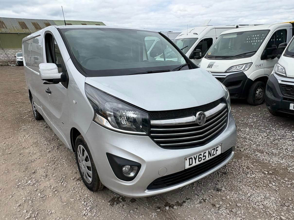 65 Plate Vauxhall Vivaro Trafic Sportive 1.6Cdti starts runs needs clutch No Vat