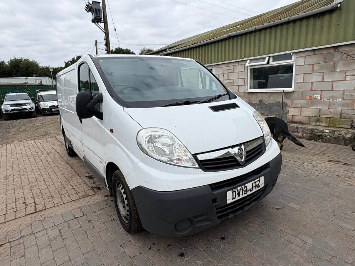 2013 Vauxhall Vivaro Trafic 2.0 Cdti Lwb starts drives needs turbo NoVat bargain