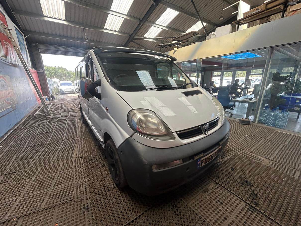 55 Plate Vauxhall Vivaro Trafic 1.9 cdti Swb crew cab long mot No Vat bargain