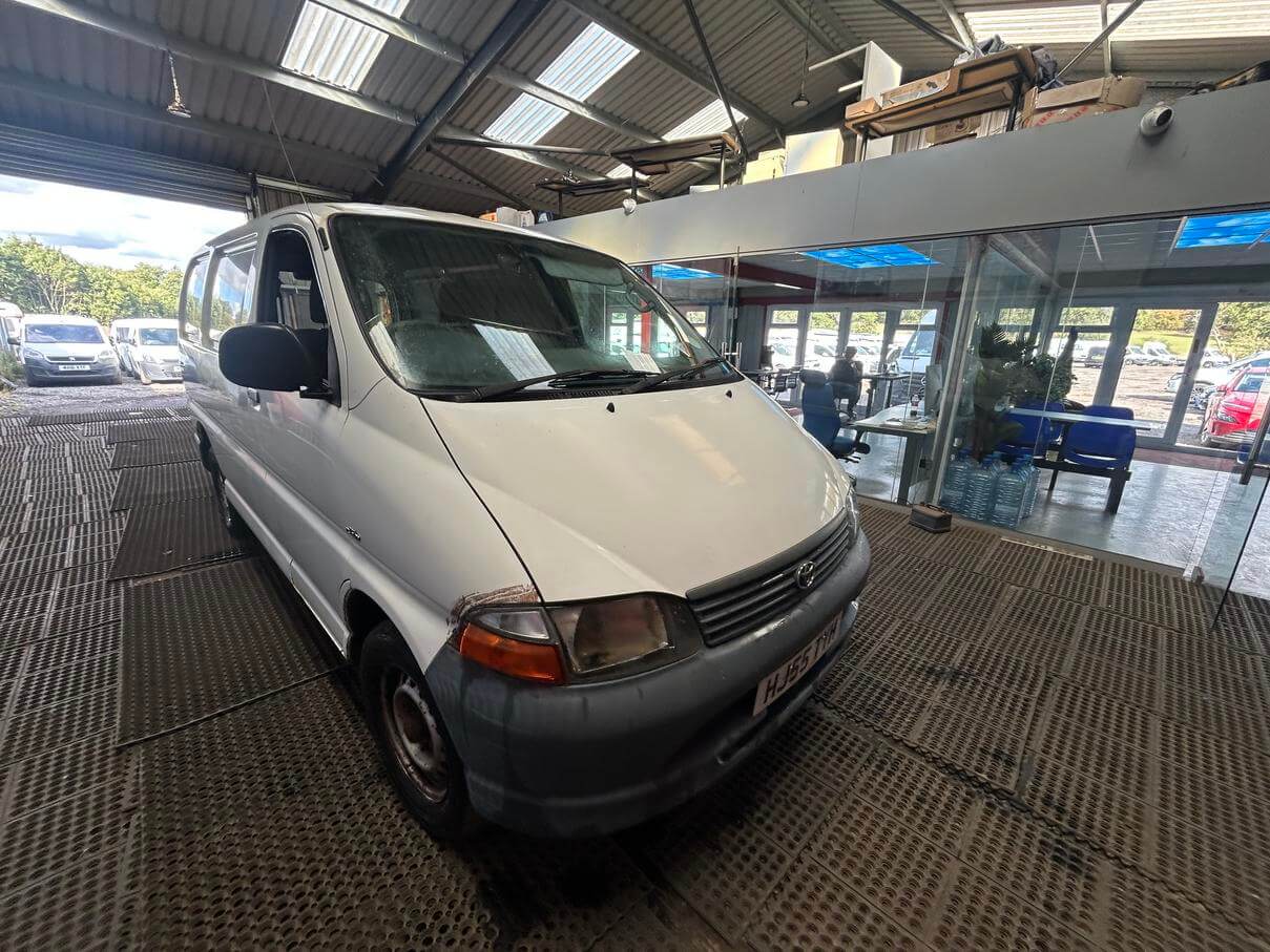 55 Plate Toyota Hiace Hiace 280 2.4 turbo diesel d4d Swb needs mot export No Vat