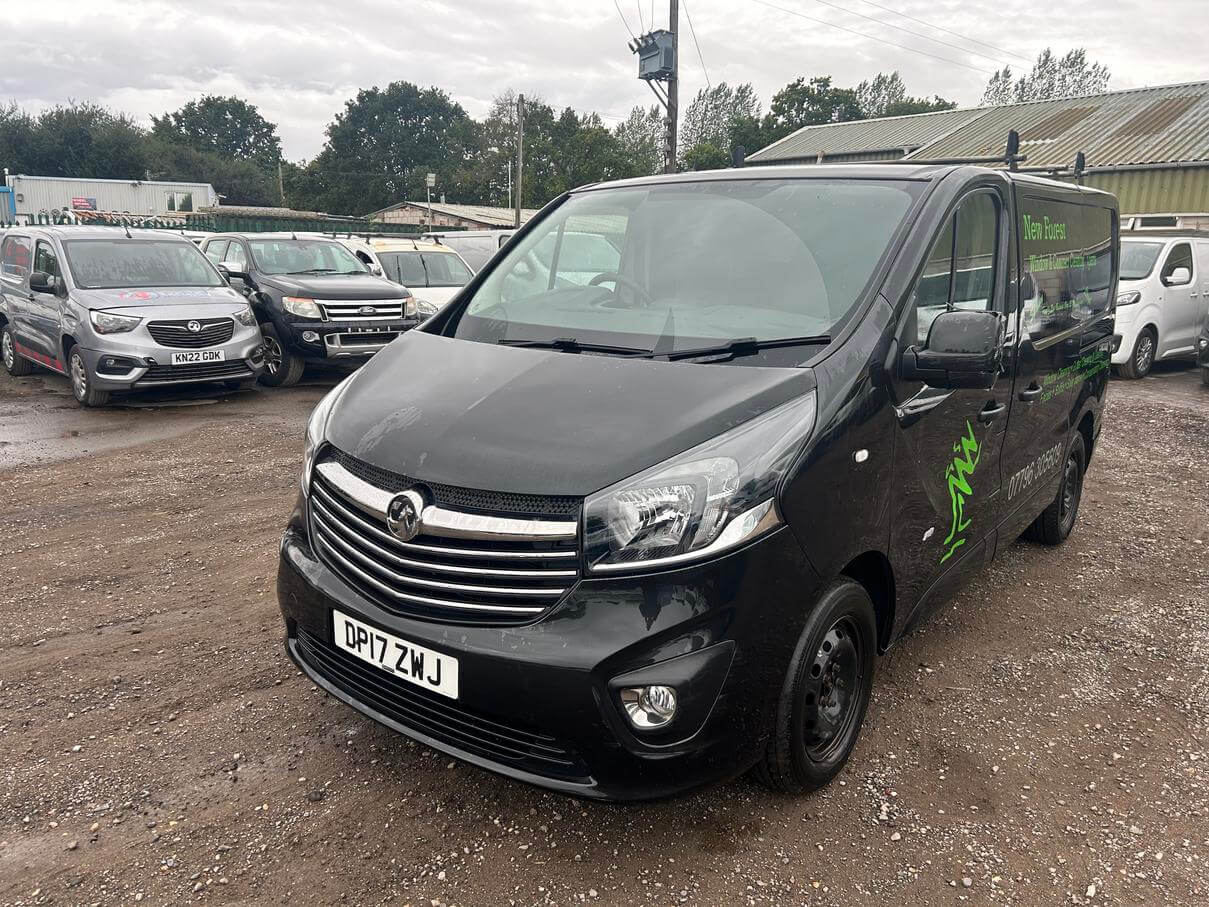 2017 Vauxhall Vivaro Trafic black Sportive 1.6 91k needs turbo Euro 6 Vat Inc