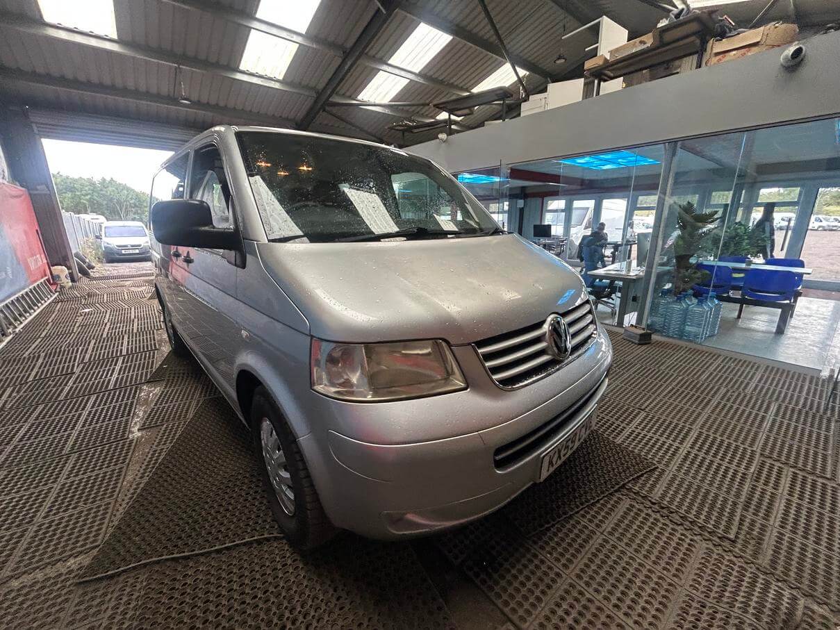 59 Plate Volkswagen Transporter Shuttle 9 seater 2.5 tdi minibus fresh mot NoVat