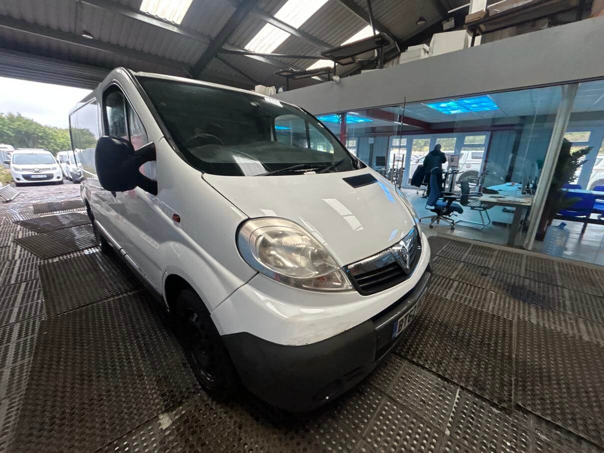 62 Plate Vauxhall Vivaro Trafic 2.0 115bhp Swb long mot excellent runner No Vat