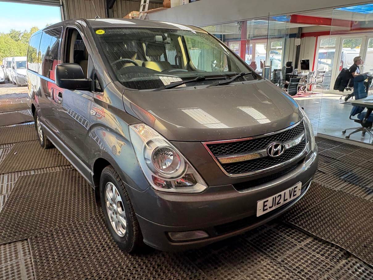 2012 Hyundai I800 Style Crdi Automatic 8 seater minibus needs head gasket No Vat