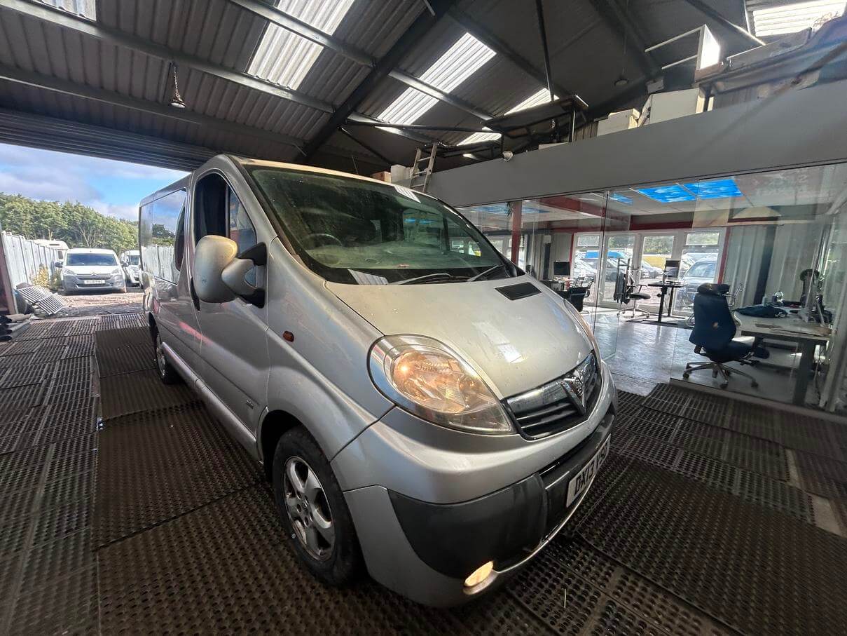 2013 Vauxhall Vivaro Trafic crew cab Sportive 2.0 12 months mot No Vat bargain