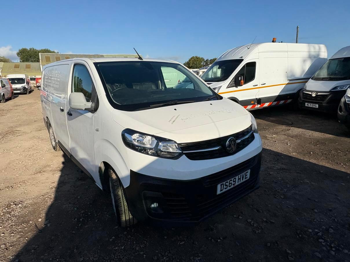 69 Plate Vauxhall Vivaro Trafic Dynamic none runner engine seized Euro 6 No Vat