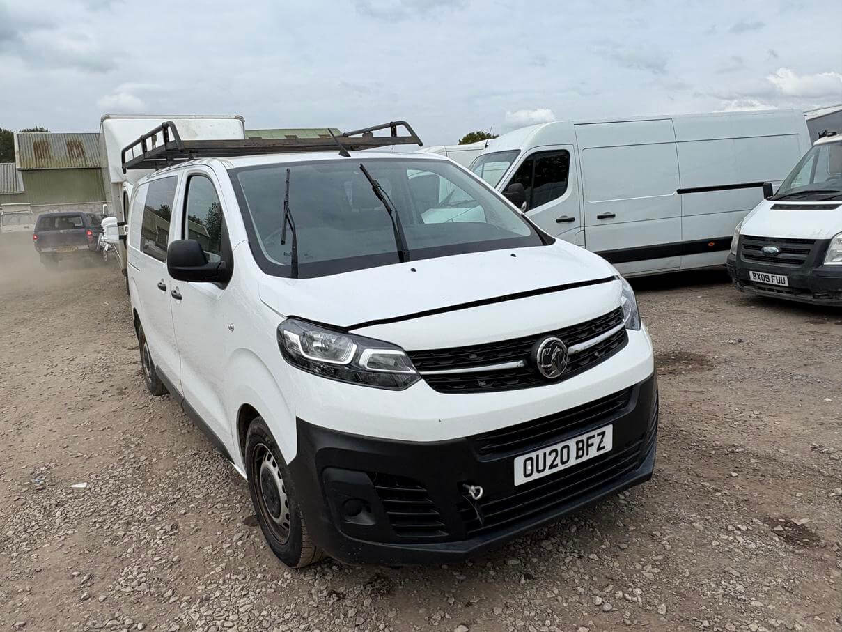 2020 Vauxhall Vivaro Trafic 3100 Edition starts needs head gasket Euro 6 No Vat