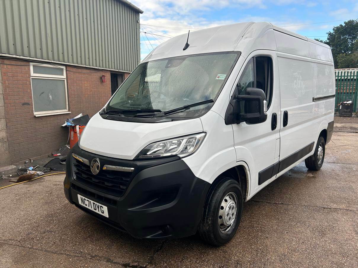 71 Plate Vauxhall Movano L2H2 Dynamic 2.2 engine knocking repair Euro 6 Vat Inc