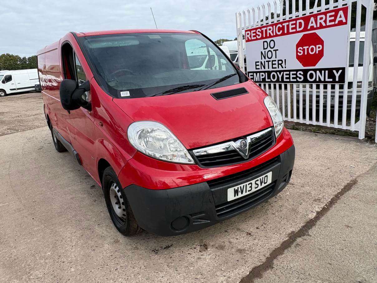 2013 Vauxhall Vivaro Trafic Ecoflex 1.6 Lwb 111k miles red 12 months mot No Vat