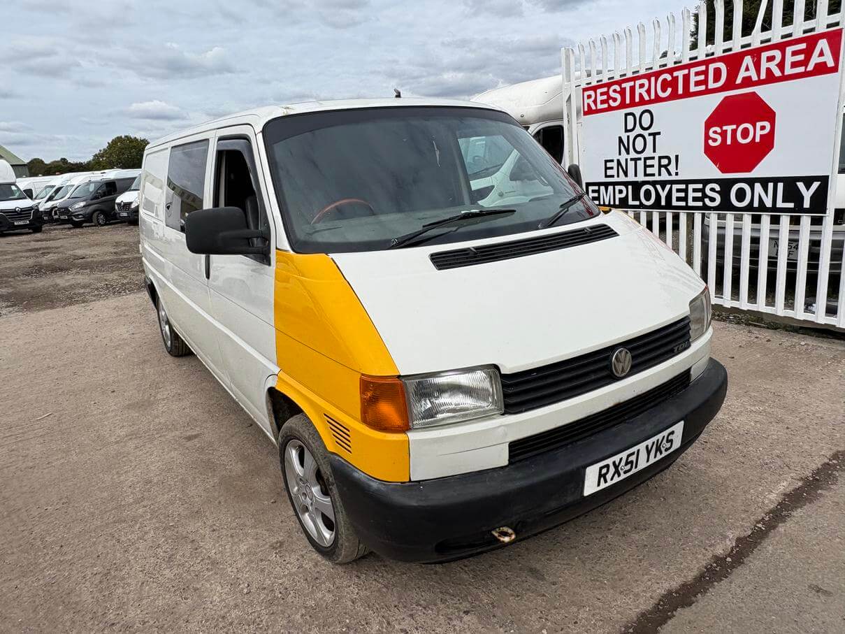 51 PLATE VOLKSWAGEN TRANSPORTER 2.5 TDI PART CAMPER DRIVES FINE MOTED  NO VAT