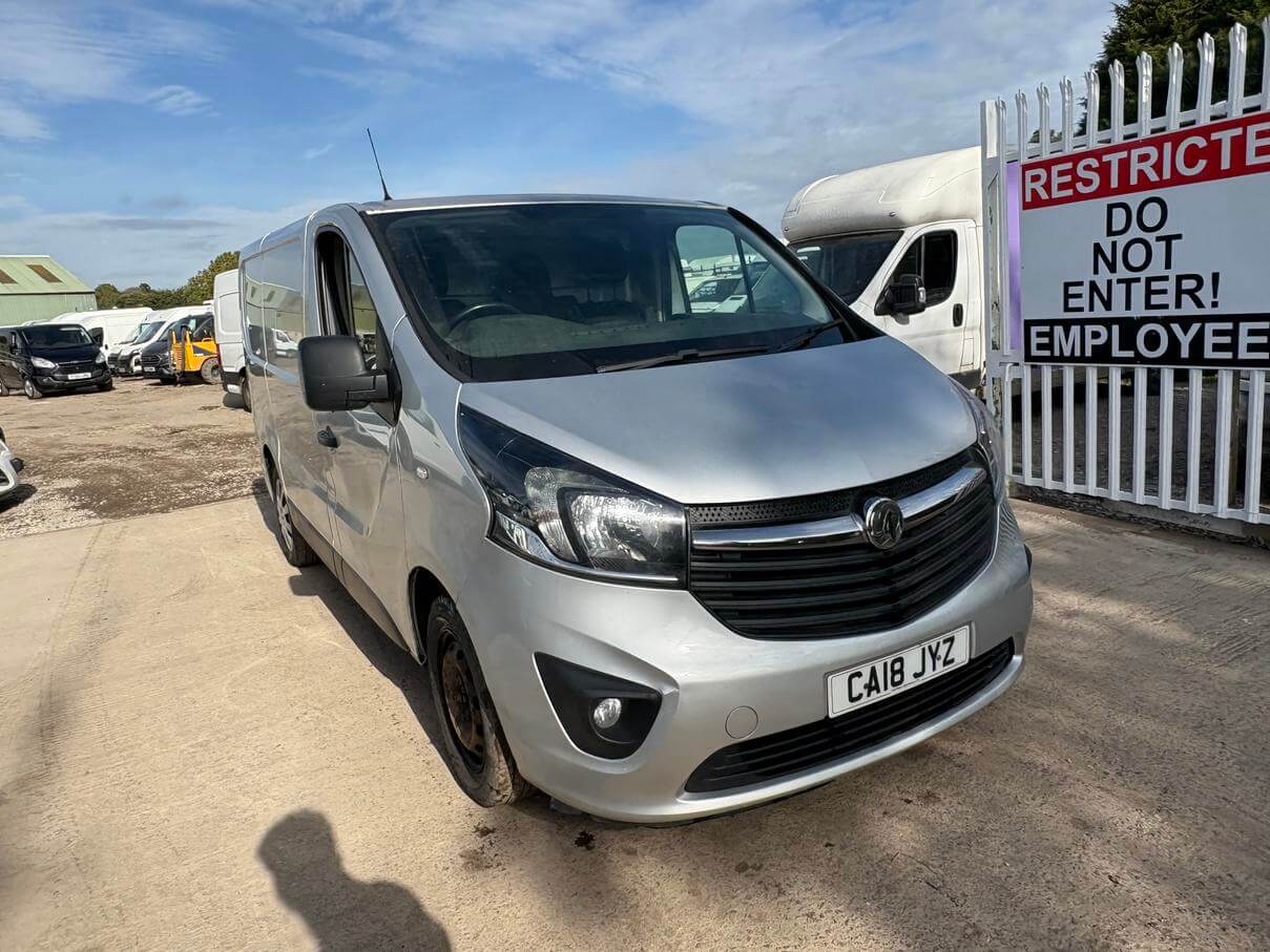 2018 Vauxhall Vivaro Trafic Sport 1.6 Bt starts runs needs turbo repair No Vat