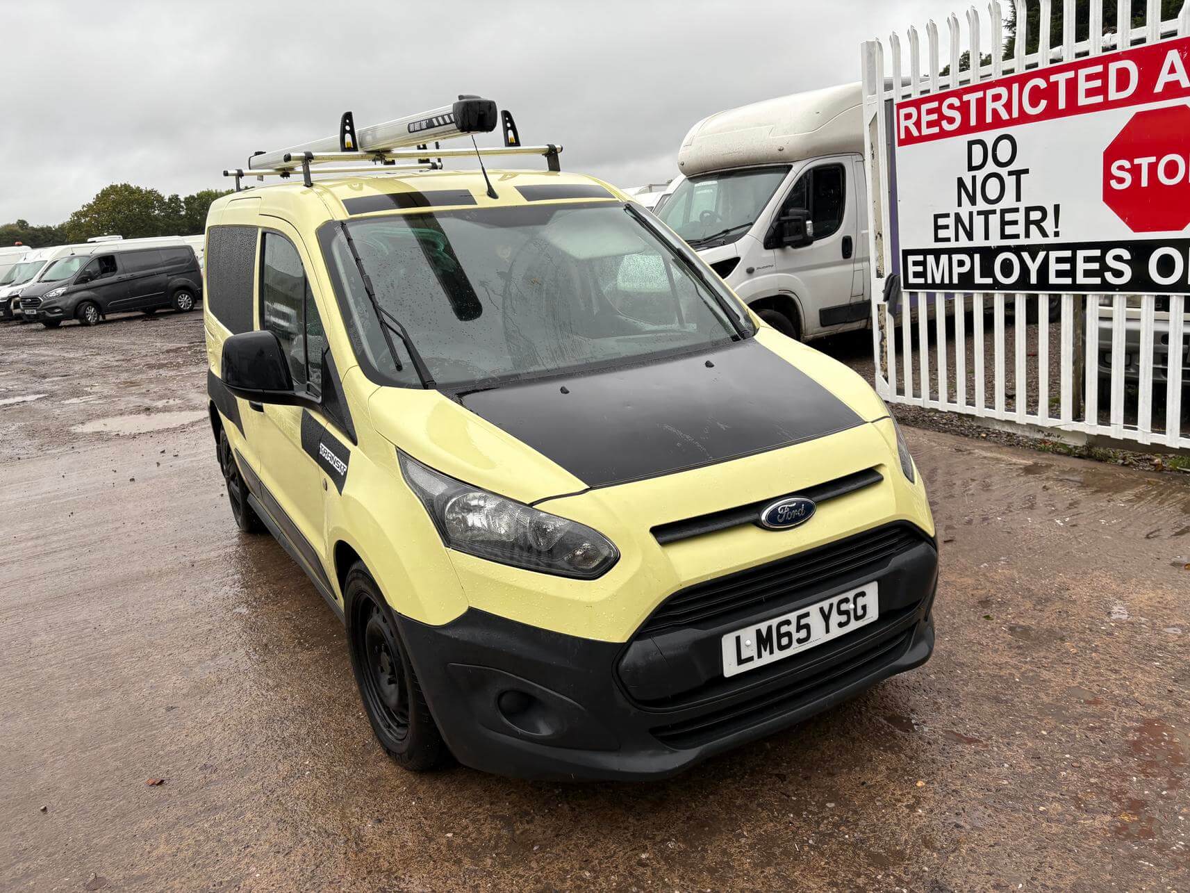 65 Plate Ford Transit Connect 220 yellow 1.6 tdci twin side doors moted  No Vat