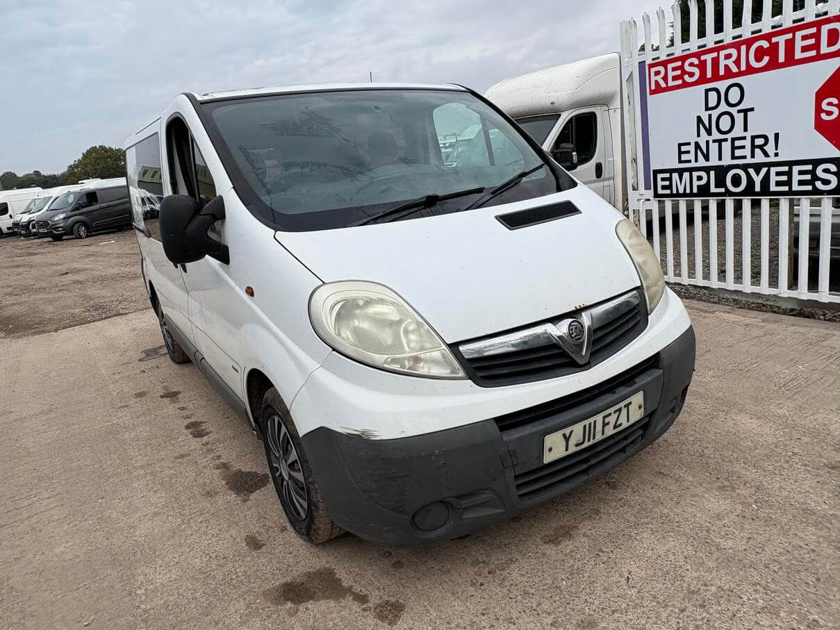 2011 Vauxhall Vivaro Trafic 2.0 Cdti Crew Cab Needs Clutch Repair Drives No Vat