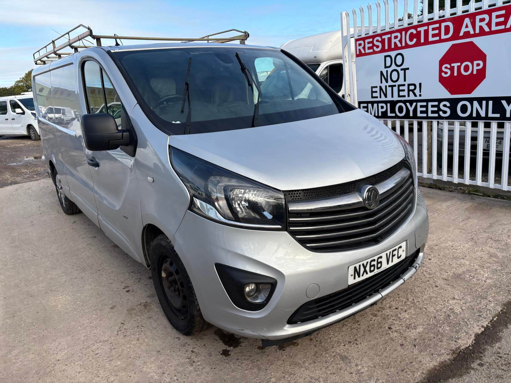 66 Plate Vauxhall Vivaro Trafic Sportive 1.6 cdti needs turbo ULEZ  82k No Vat
