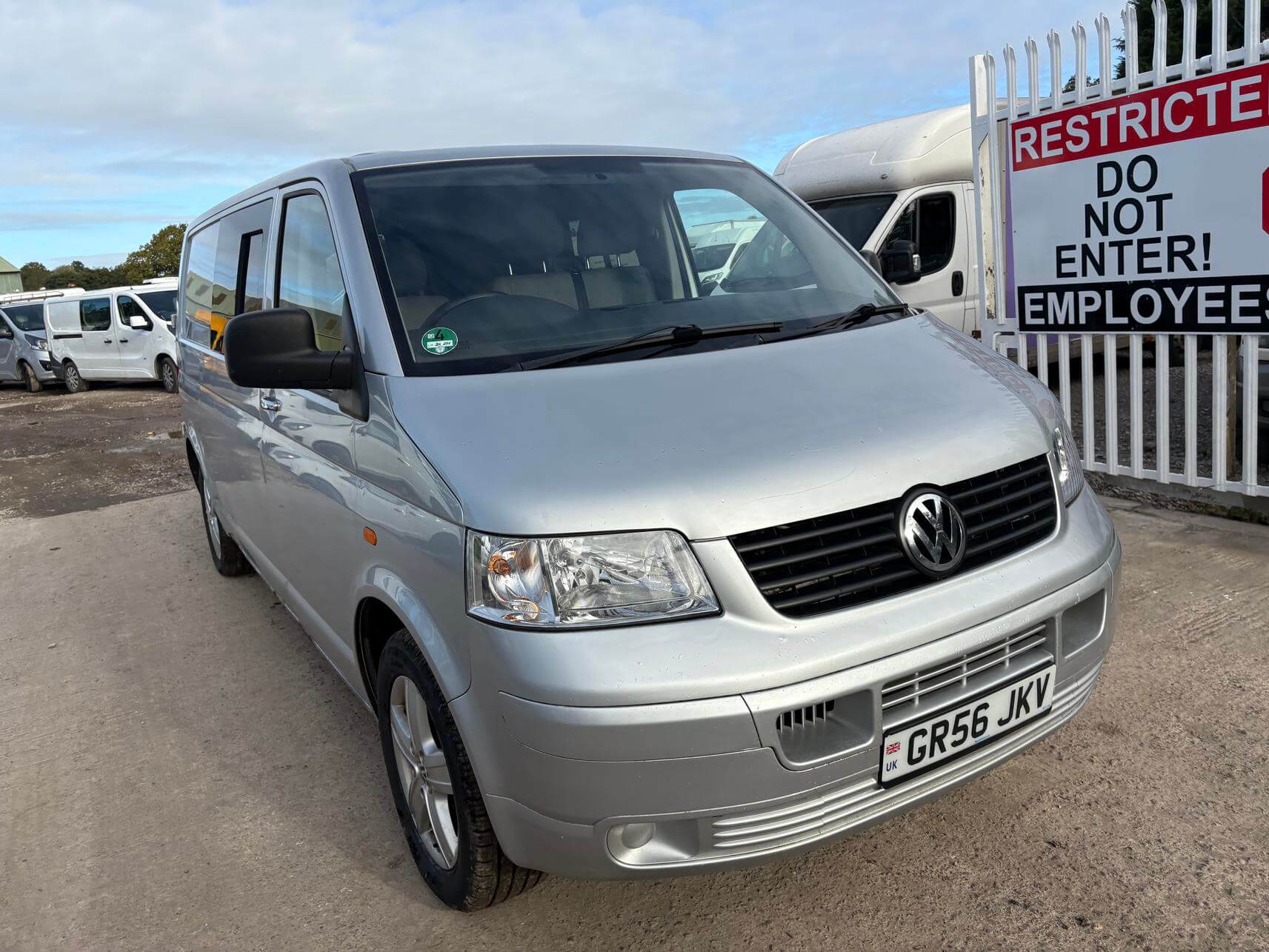 56 Plate Volkswagen Transporter T30 1.9 Lwb silver camper noisy gearbox No Vat