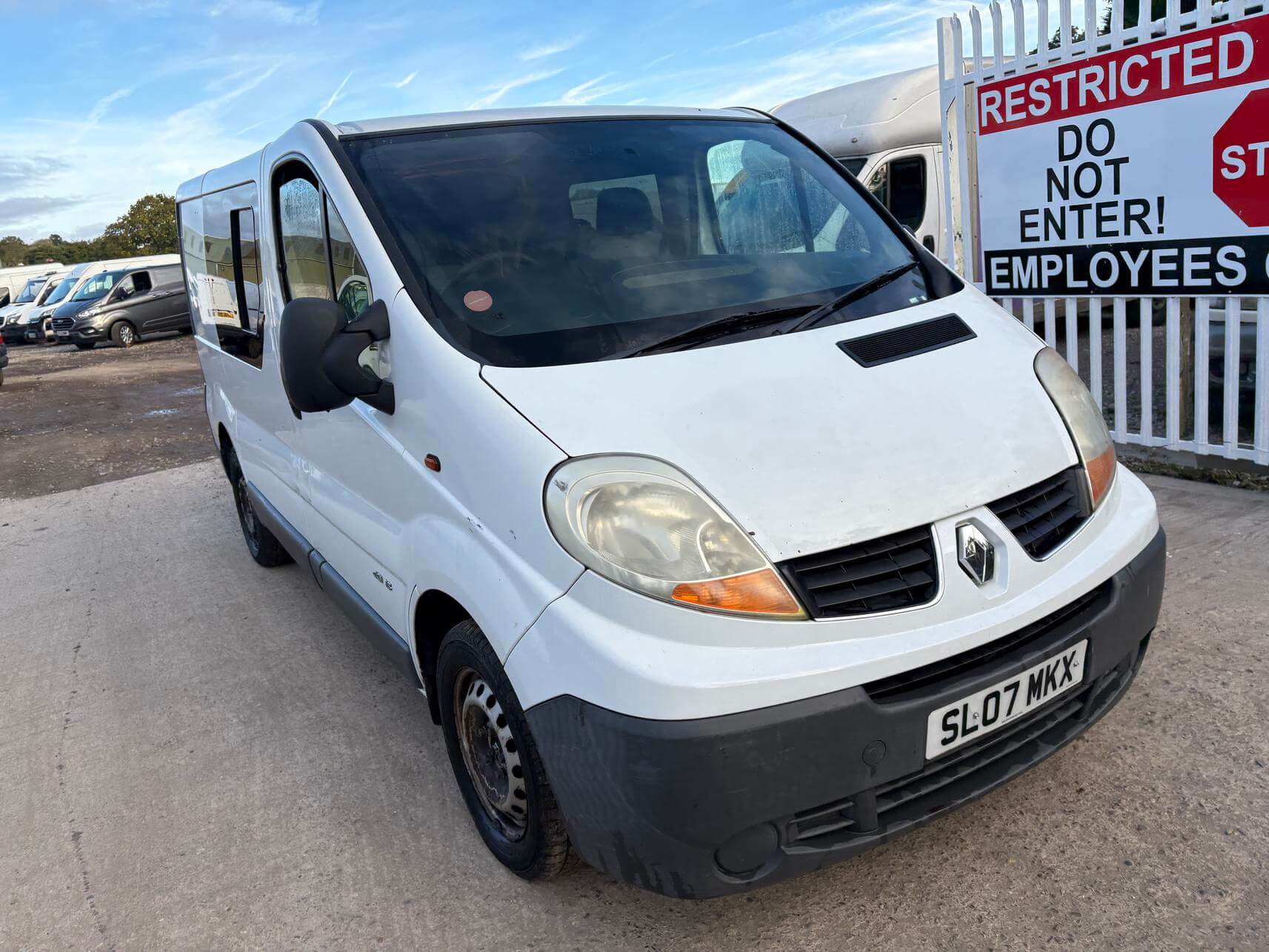 2007 Renault Trafic Vivaro Sl29 2.0 Dci 115 swb 12 months mot No Vat bargain