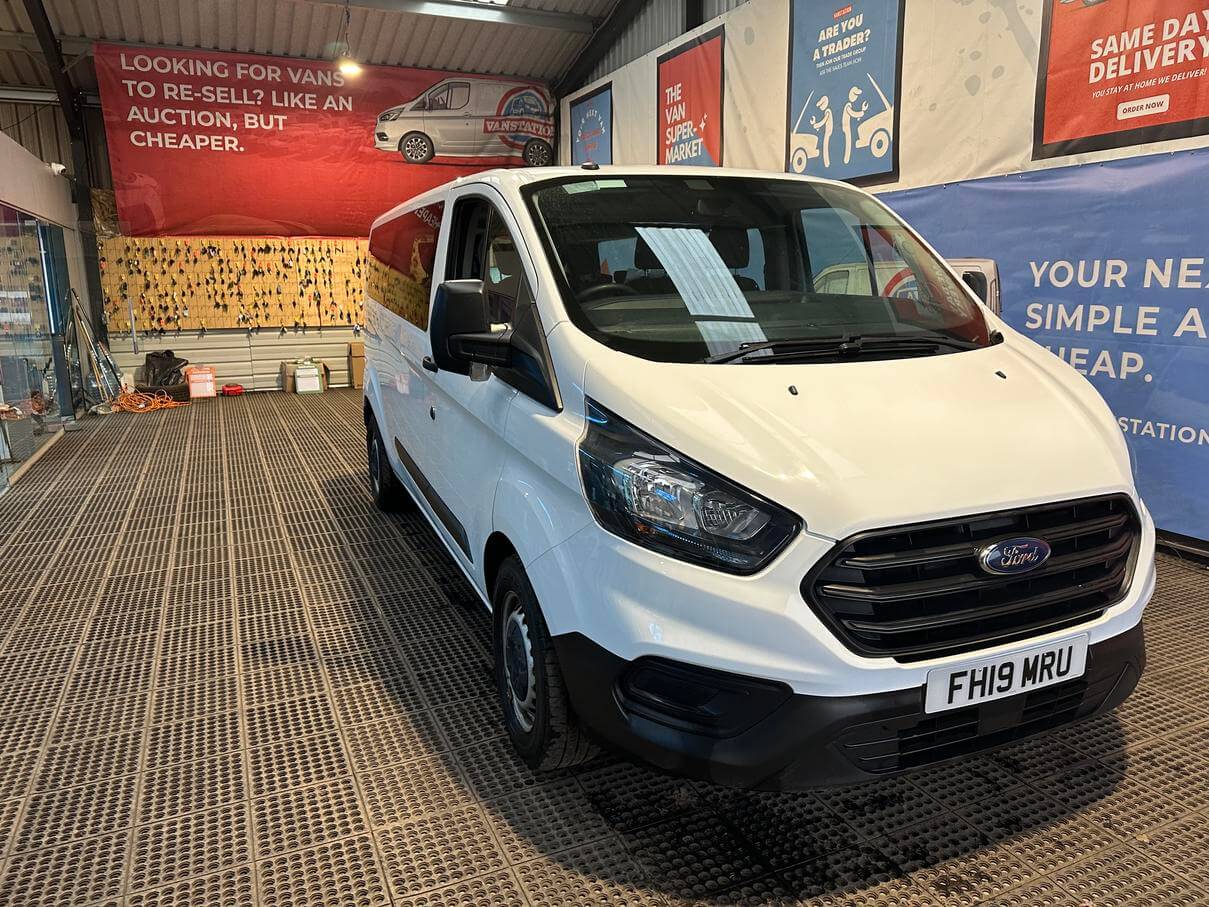 2019 FORD TRANSIT CUSTOM kombi van