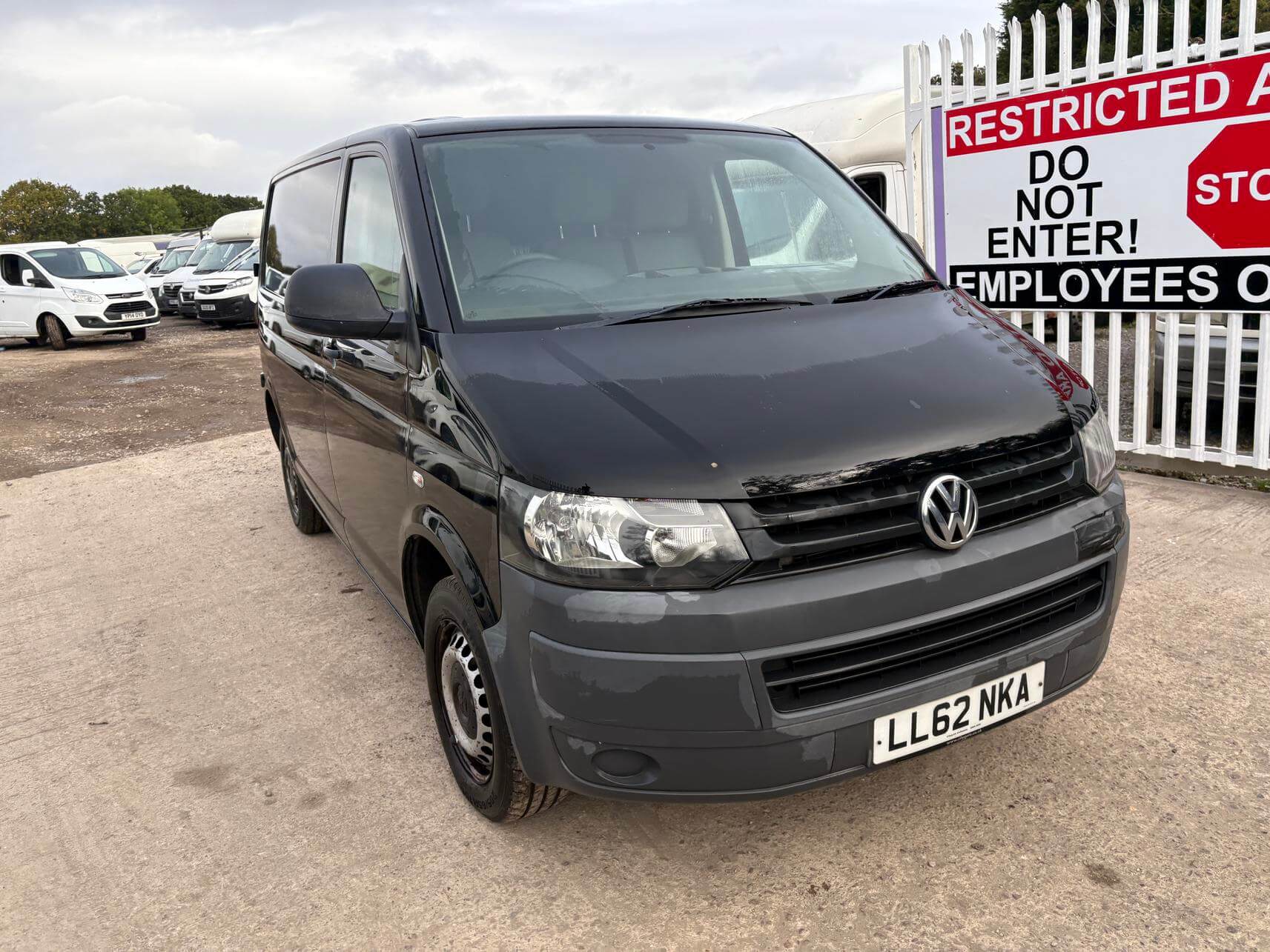 62 Plate Volkswagen Transporter T5 T28 2.0 Tdi 102 bhp black No Vat bargain