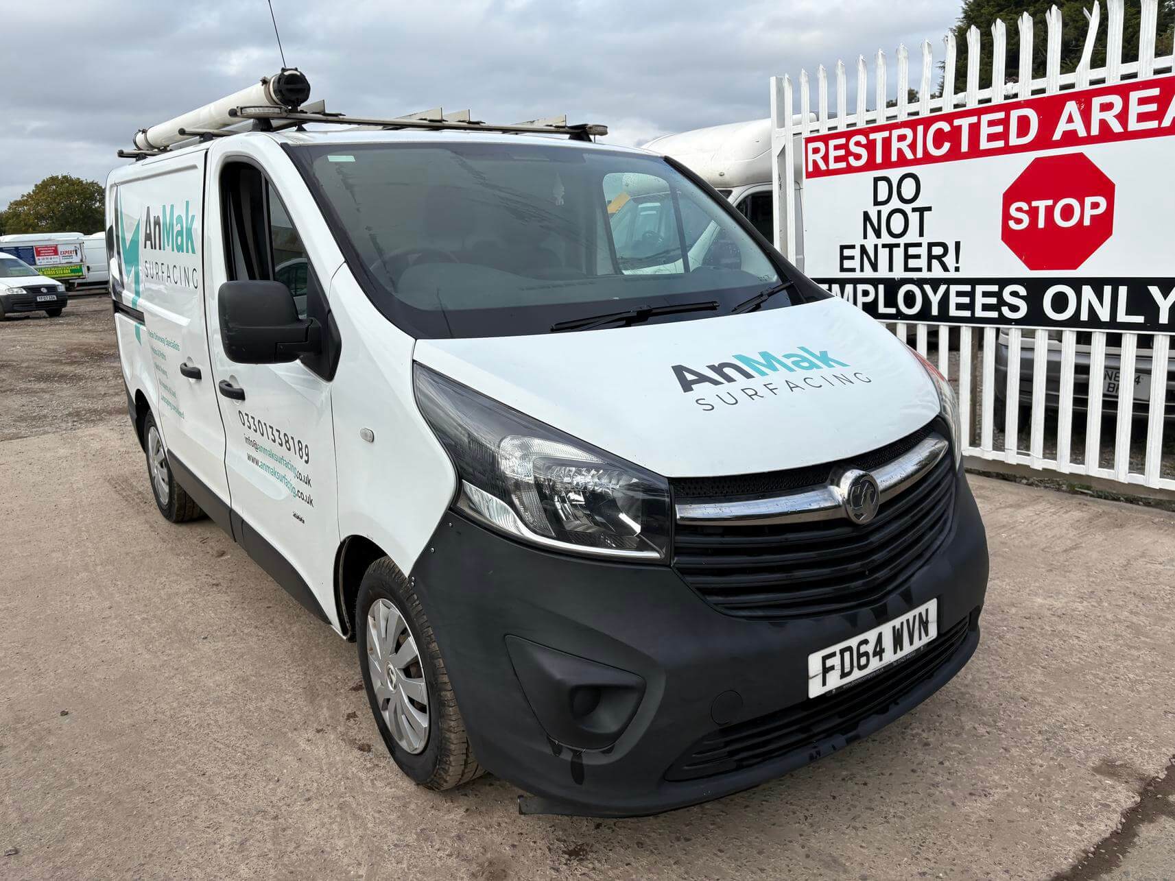 64 Plate Vauxhall Vivaro Trafic 1.6 starts runs needs head gasket repair No Vat