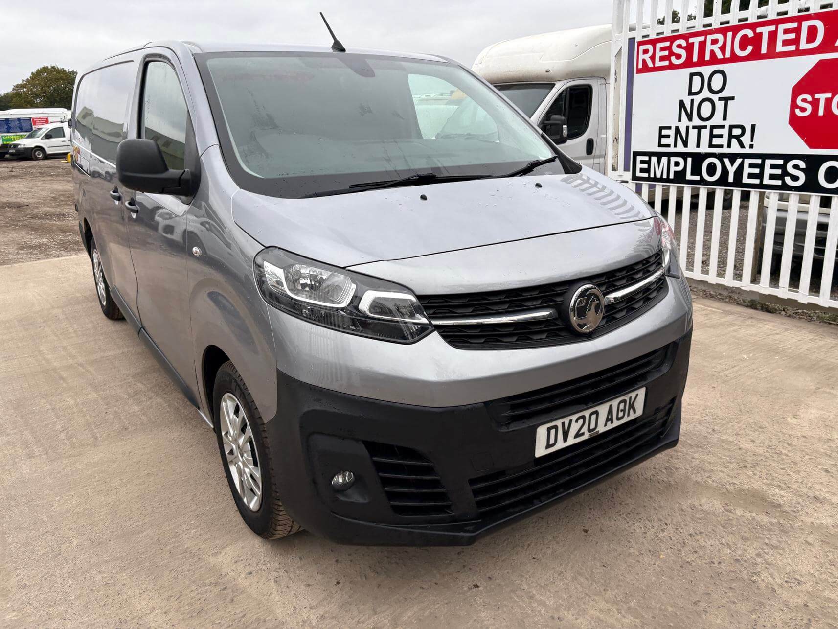 2020 Vauxhall Vivaro Trafic Dynamic noisy flywheel drives fine Euro 6 No Vat