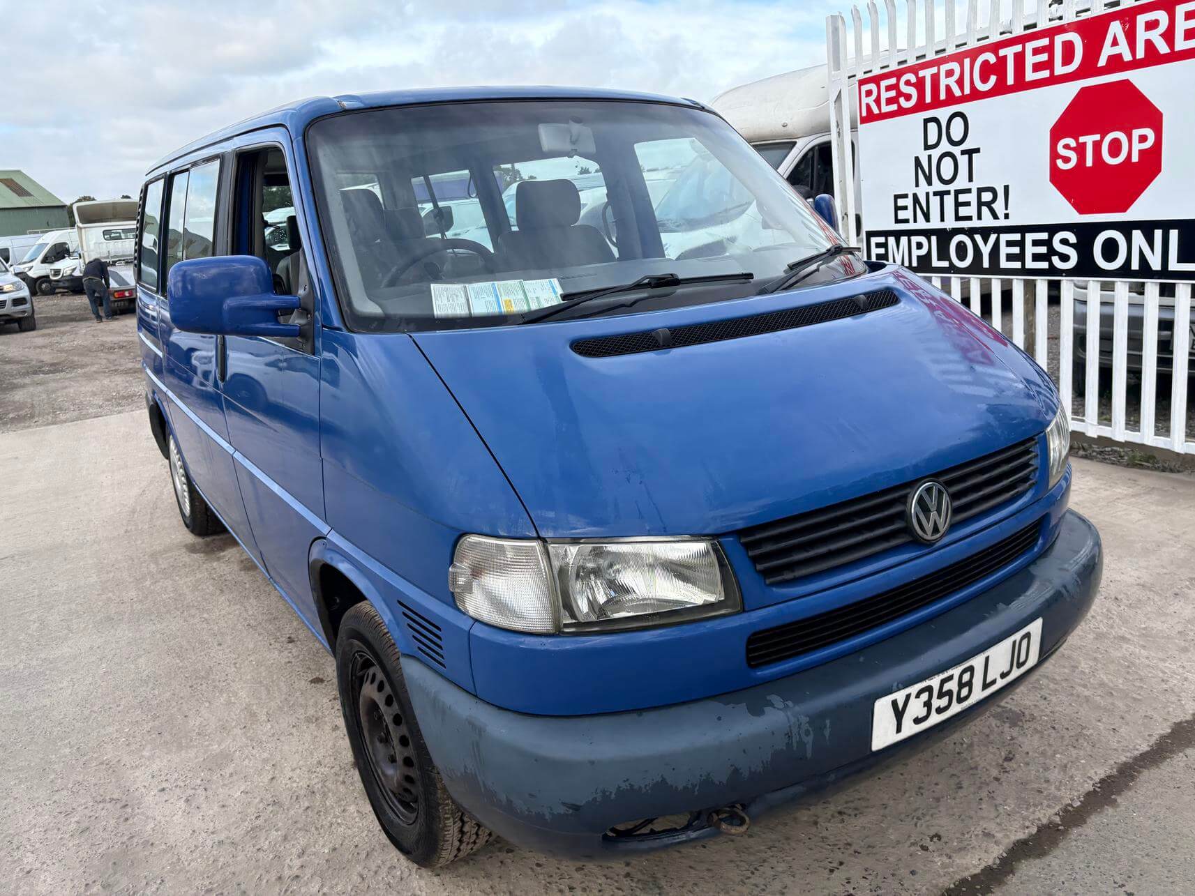 58 Plate Volkswagen Caravelle 2.5 Tdi minibus crew bus 12 months mot 1 owner