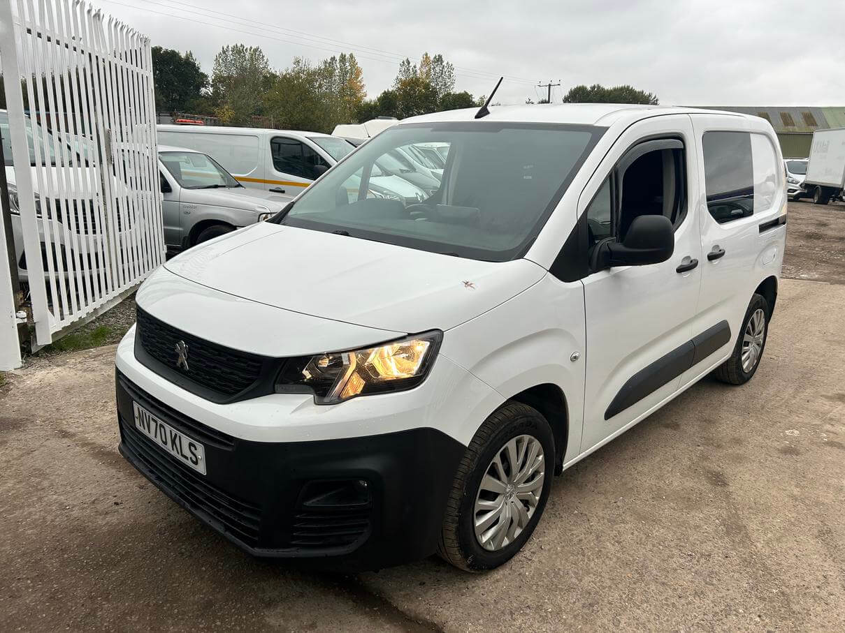70 Plate Peugeot Partner Professional camper day van 1.5 Blue Hdi Euro 6 No Vat