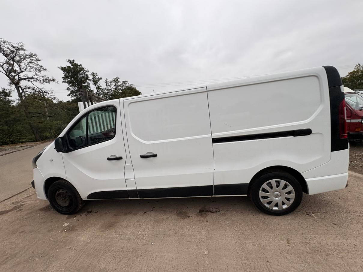 68 Plate Vauxhall Vivaro Trafic 2900 lwb Sportive 1.6 Cdti Euro 6 No Vat bargain