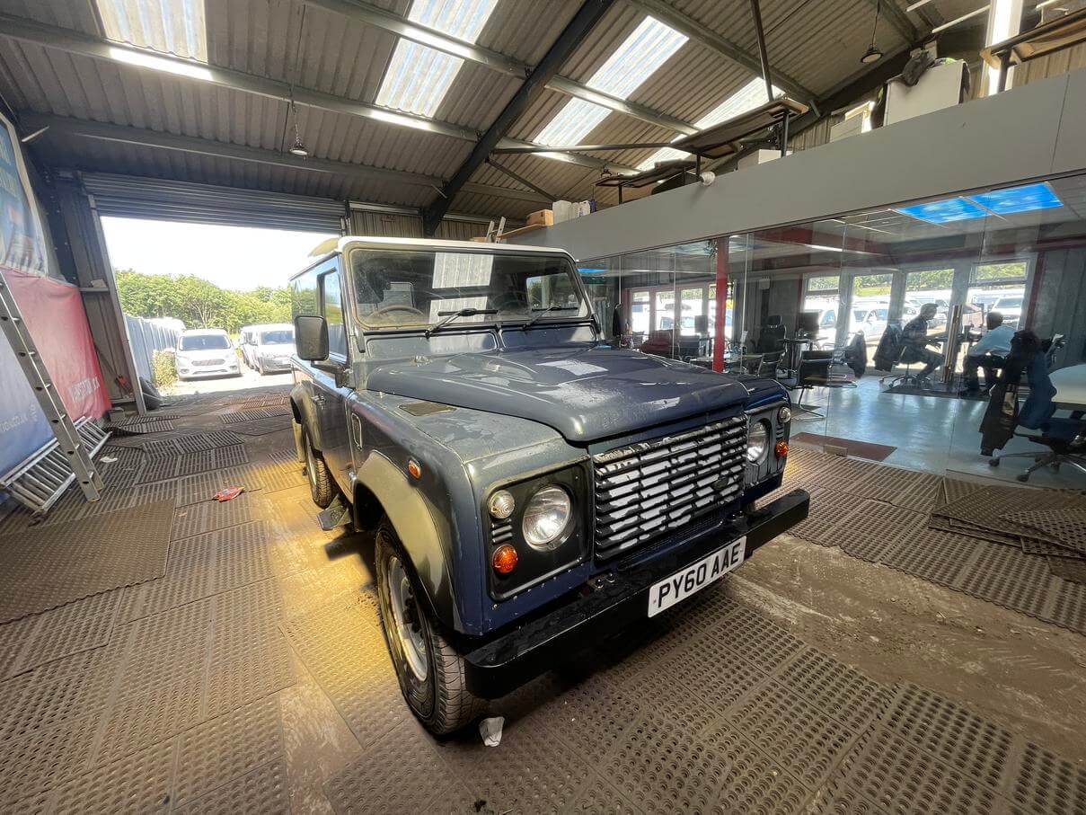60 plate Land Rover Defender 2.5 90 Hard Top 12 months mot excellent condition