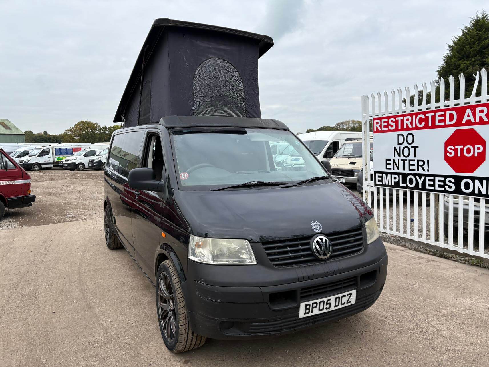 2005 Volkswagen Transporter T30 2.5 TDI 174 Lwb black pop top camper fresh mot