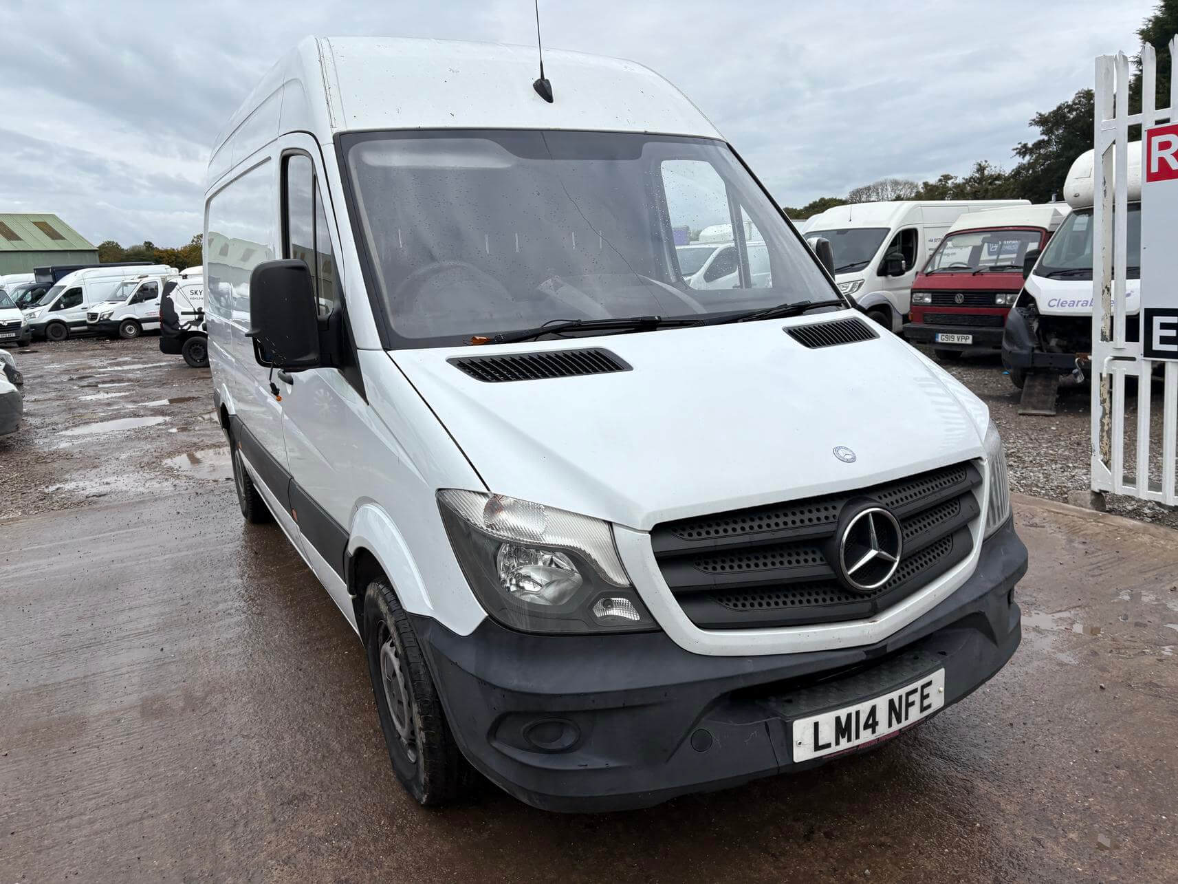 2014 Mercedes Sprinter 313 2.2 Cdi MWB high top 12 months mot No Vat bargain