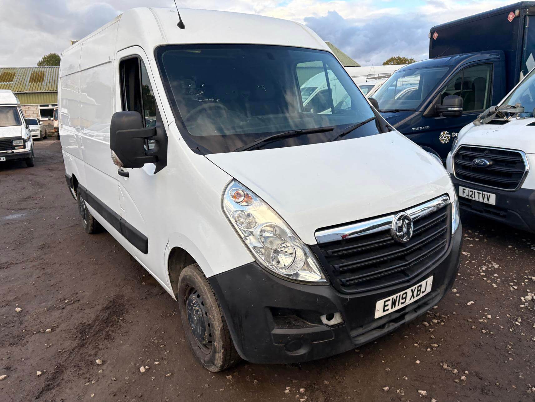 2019 Vauxhall Movano Master 2.3 starts drives needs turbo repair Euro 6 No Vat