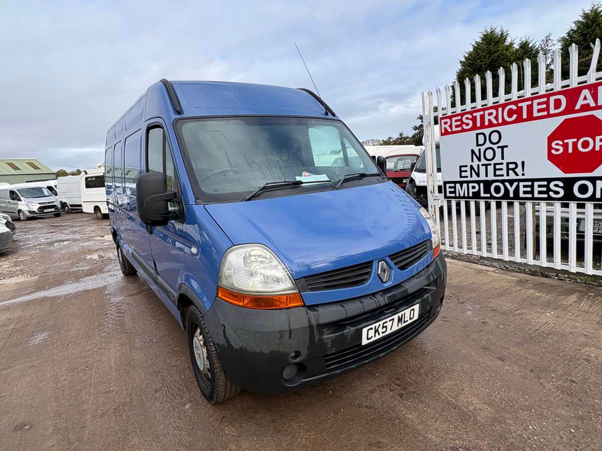 57 Plate Renault Master Movano Lm35 2.5 Dci blue 12 months mot No Vat bargain