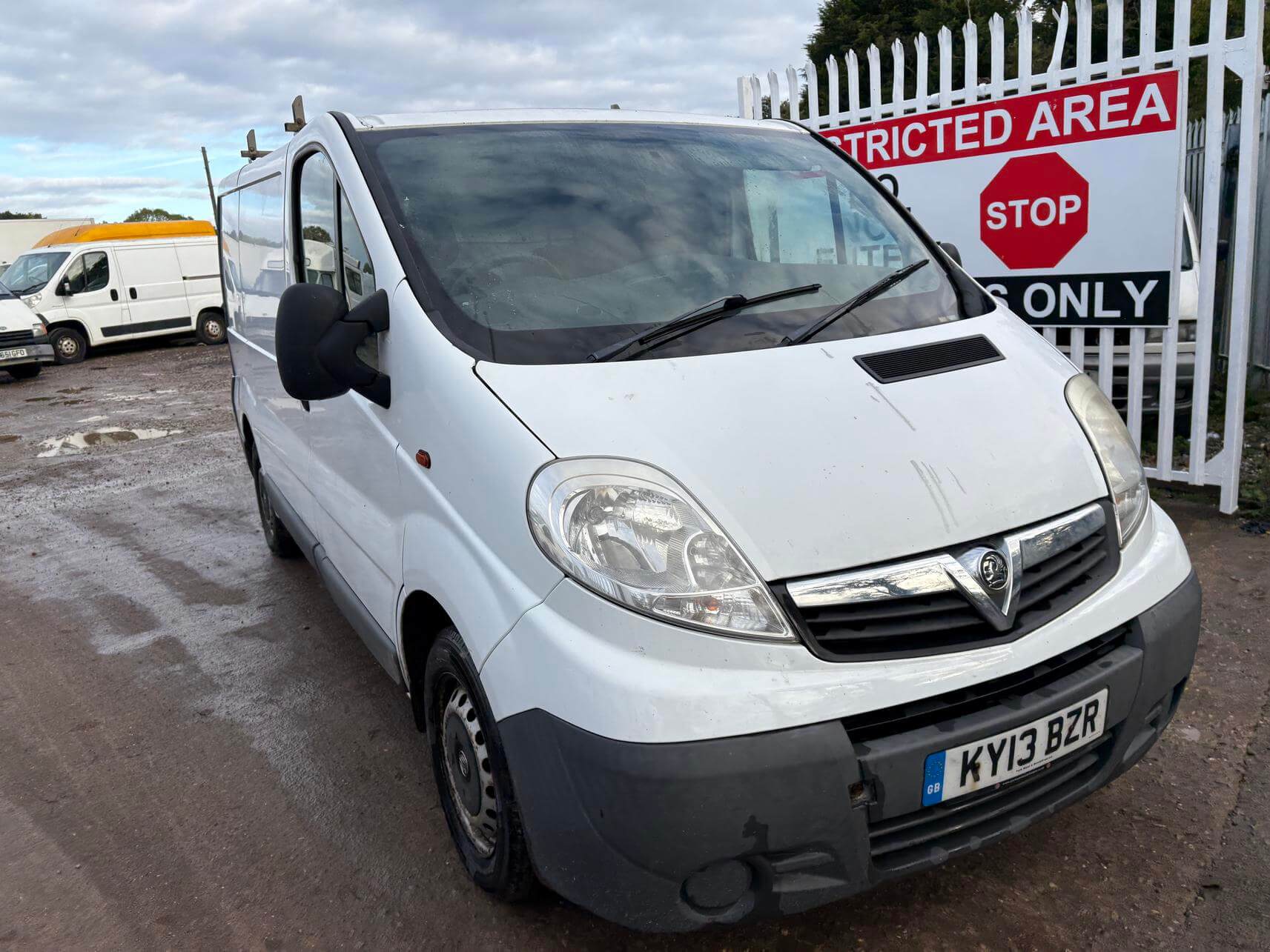 2013 Vauxhall Vivaro Trafic 2.0 Cdti 115bhp Swb excellent runner No Vat bargain