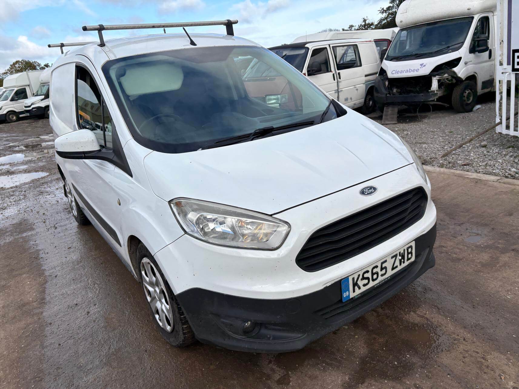 65 Plate Ford Transit Courier Trend 1.6  Tdci starts drives needs repair No Vat
