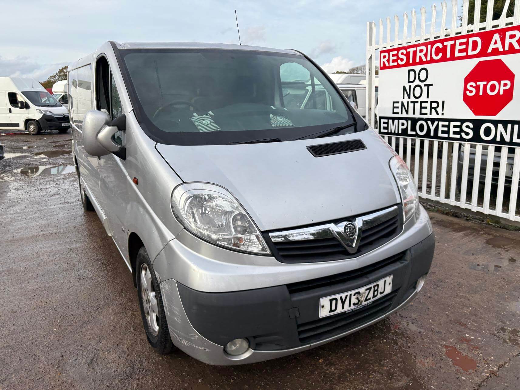 2013 Vauxhall Vivaro 2900 Sportive 2.0 Cdti silver Lwb starts drives 110k No Vat