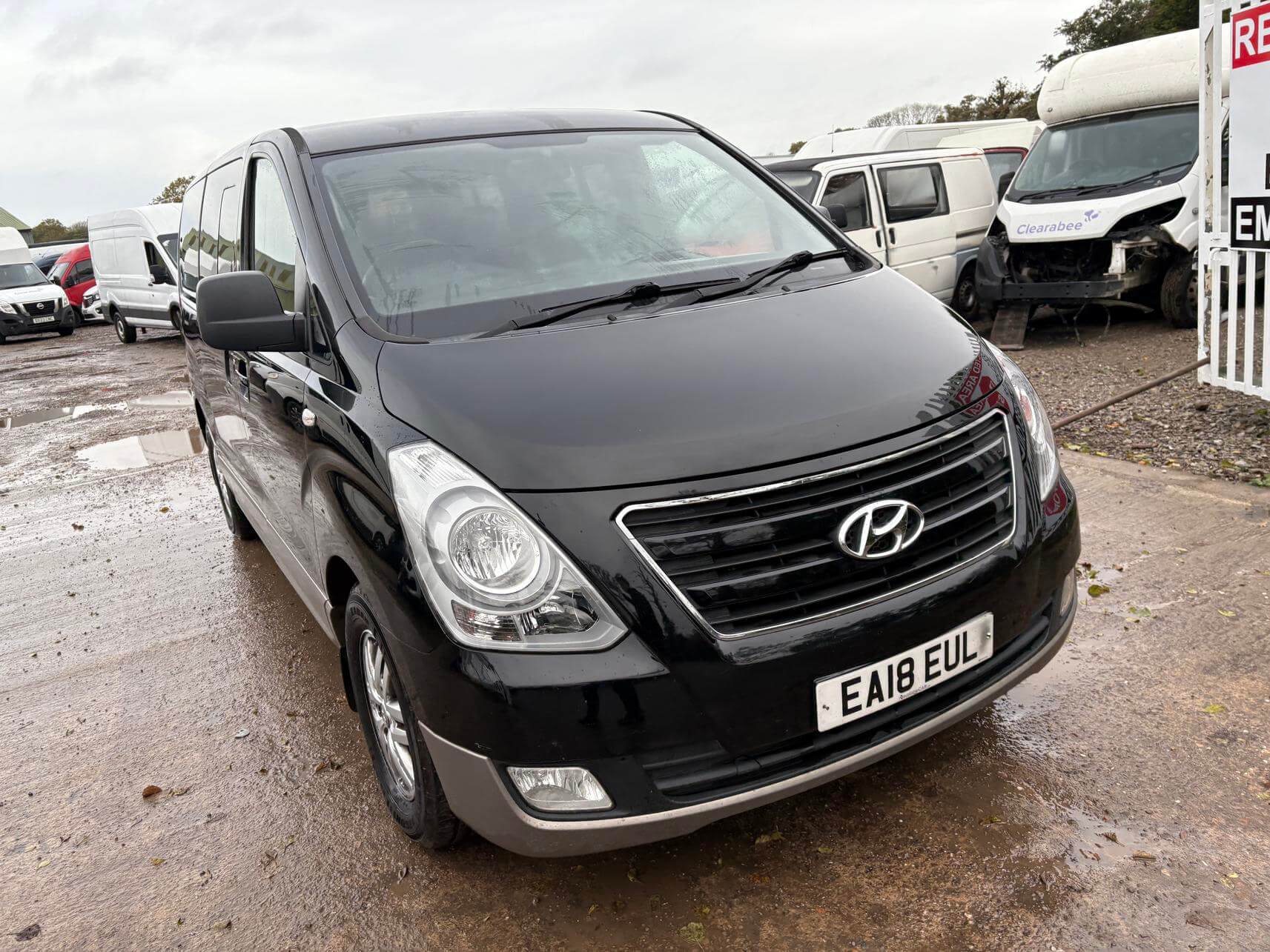 2018 Hyundai I800 Se 2.5 Crdi black Automatic minibus 8 seater Euro 6 No Vat
