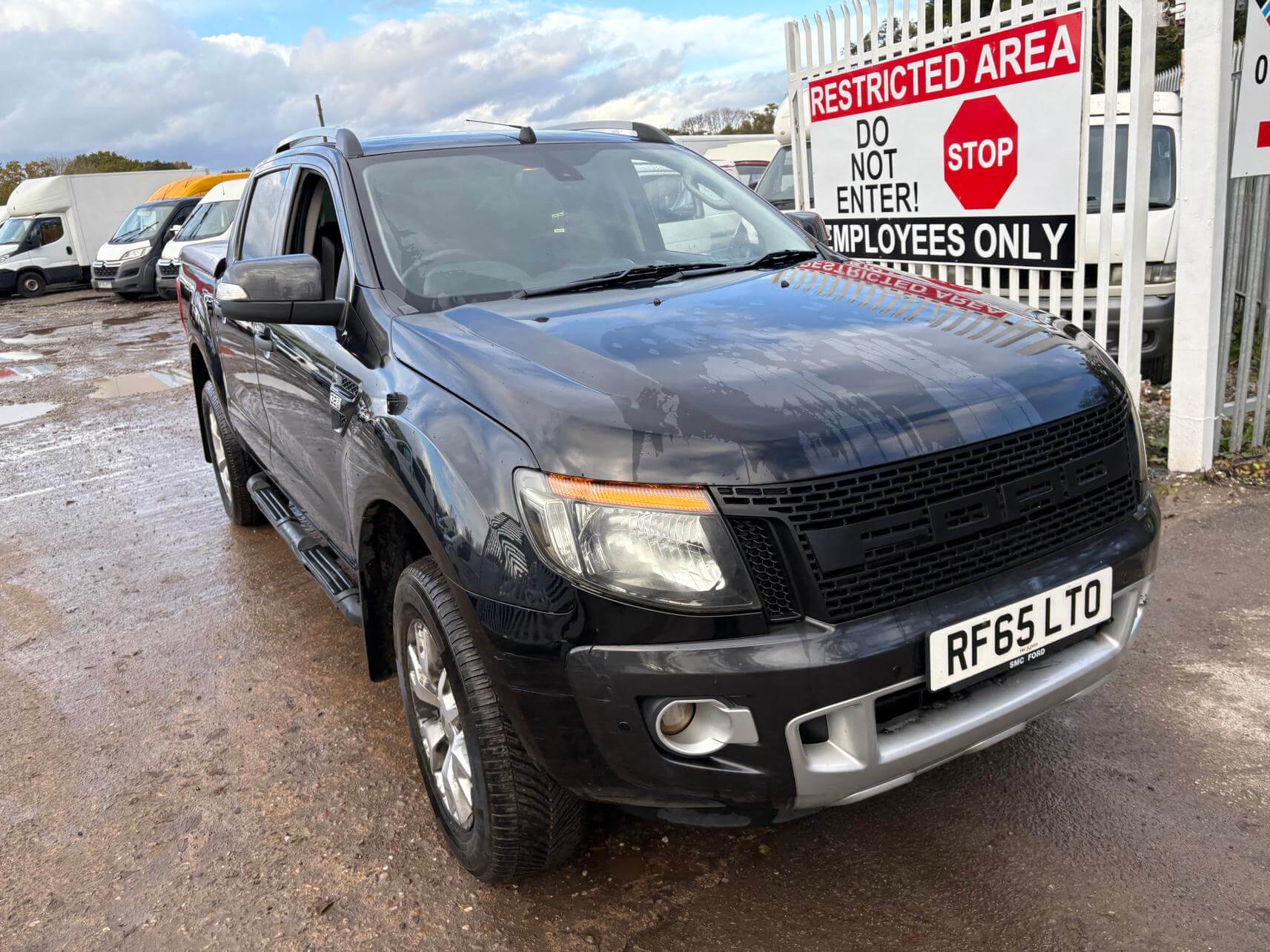 65 Plate Ford Ranger Wildtrak 4X4 3.2 Tdci Automatic top spec black wow No Vat