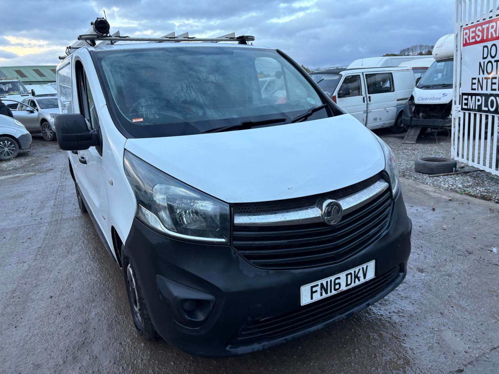 2016 Vauxhall Vivaro Trafic 1.6 Cdti 80k miles needs head gasket repair NoVat