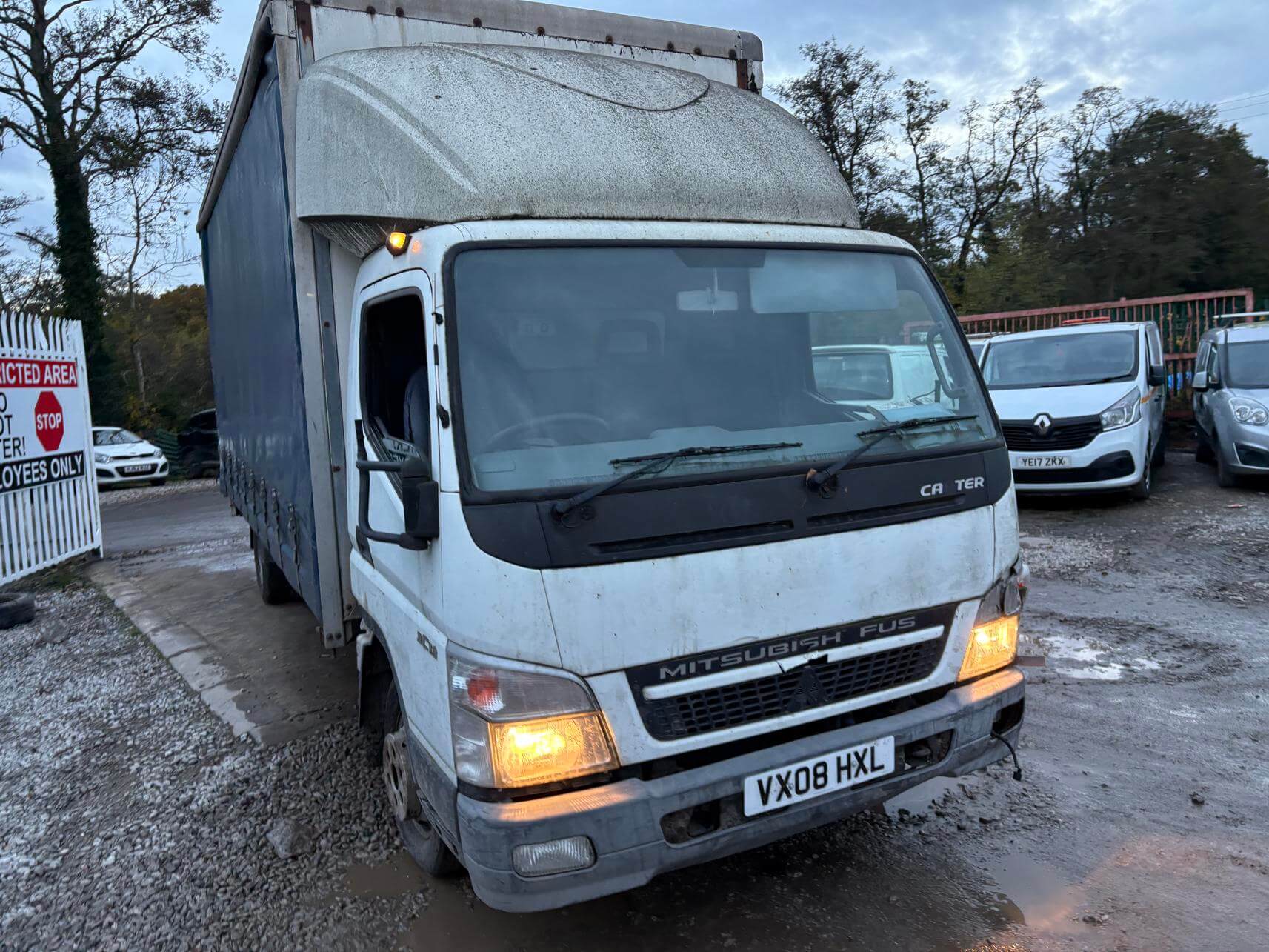 2008 Mitsubishi Canter Xlwb 3.5 ton curtain sider Luton chassis export No Vat