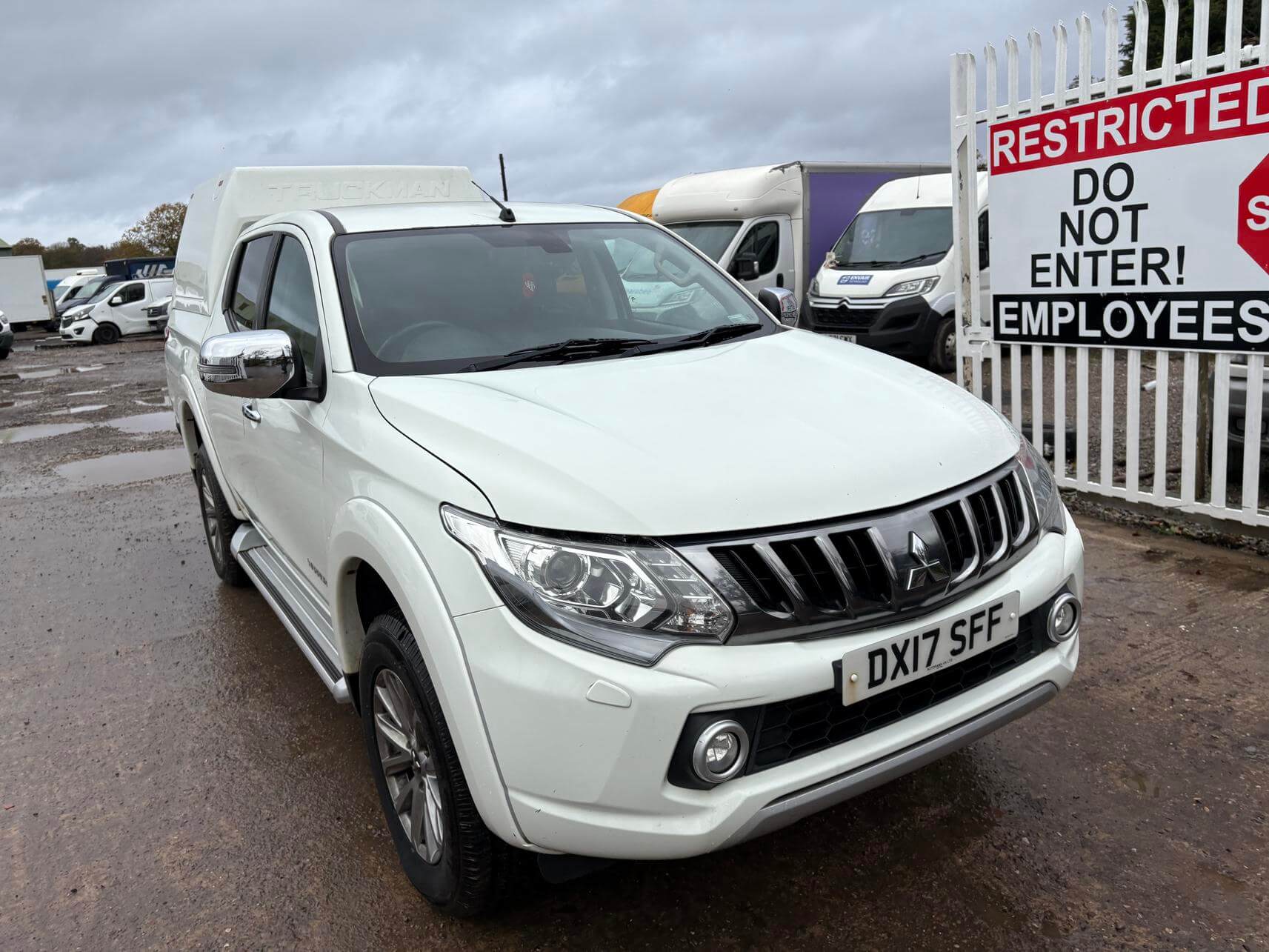 2017 Mitsubishi L200 Warrior 2.5 Di-D 4x4 truck man top canopy Euro 6 No Vat