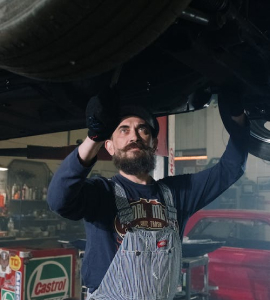 man fix car